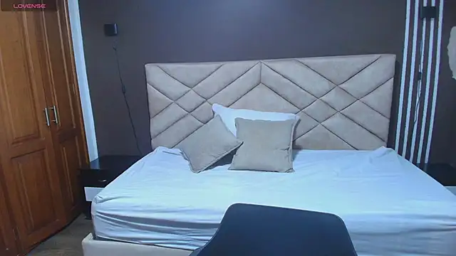 Snapshot of Raquel_jones chatting on November 2025 11:43:01 AM Raquel jones online show from November 2025 11:43:01 AM