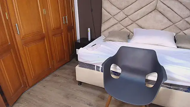 Snapshot of Raquel_jones chatting on November 2025 11:54:02 AM Raquel jones online show from November 2025 11:54:02 AM