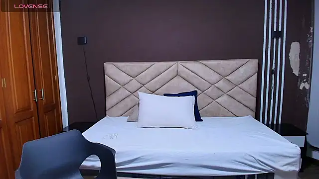 Snapshot of Raquel_jones chatting on January 2026 11:48:02 AM Raquel jones online show from January 2026 11:48:02 AM