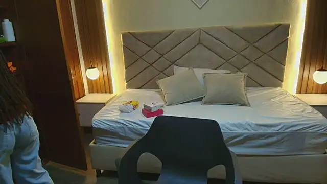 Snapshot of Raquel_jones chatting on February 2026 12:08:01 PM Raquel jones online show from February 2026 12:08:01 PM