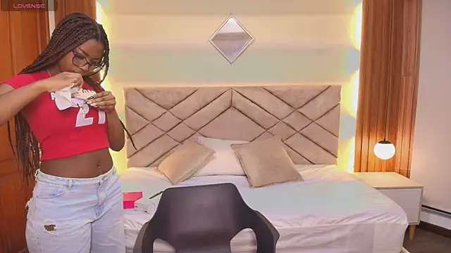 Snapshot of Raquel_jones chatting on February 2026 12:09:01 PM Raquel jones online show from February 2026 12:09:01 PM