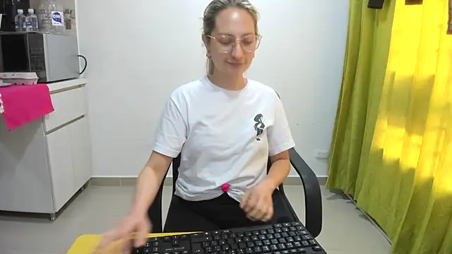 Adele johnsonn1 online show from January 2025 06:02:01 PM