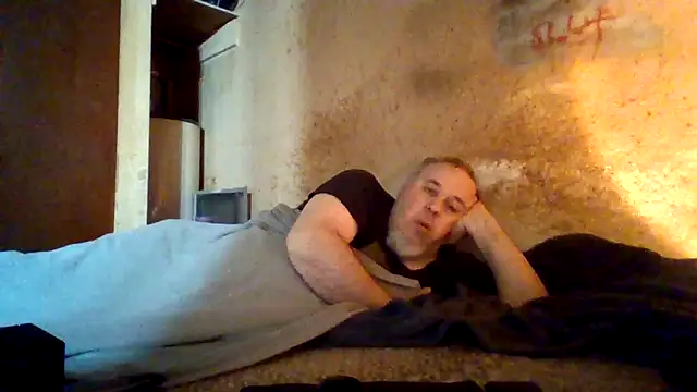 Nightshade7712 online show from February 2026 06:08:01 PM