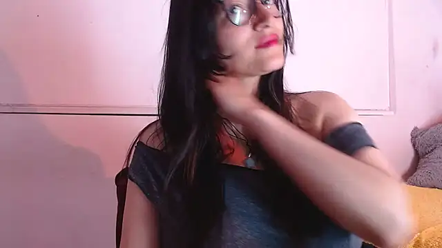 Snapshot of lunazulsj chatting on February 2025 07:54:01 PM lunazulsj online show from February 2025 07:54:01 PM