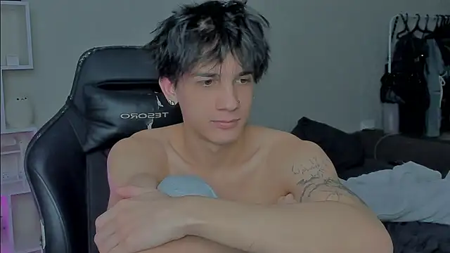 Snapshot of MarkBrowniii chatting on December 2024 03:39:01 AM MarkBrowniii online show from December 2024 03:39:01 AM