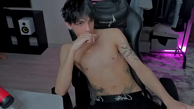 Snapshot of MarkBrowniii chatting on February 2025 09:53:02 PM MarkBrowniii online show from February 2025 09:53:02 PM