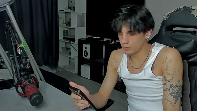 Snapshot of MarkBrowniii chatting on September 2025 02:54:02 AM MarkBrowniii online show from September 2025 02:54:02 AM