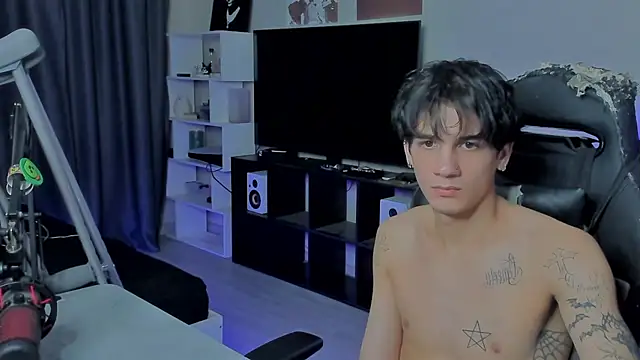 Snapshot of MarkBrowniii chatting on September 2025 05:03:01 PM MarkBrowniii online show from September 2025 05:03:01 PM