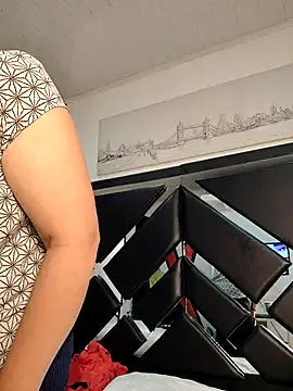 Snapshot of Natasha_milf__ chatting on October 2025 12:48:02 PM Natasha milf online show from October 2025 12:48:02 PM