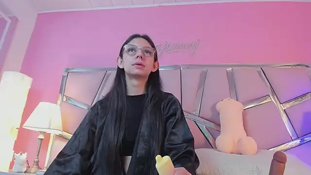 Bonniepark online show from February 2025 03:15:02 PM