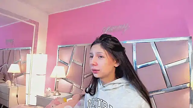 Bonniepark online show from March 2025 12:06:02 PM