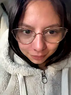 Bonniepark online show from September 2025 12:08:02 PM