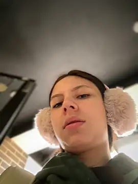 Bonniepark online show from October 2025 12:35:02 PM