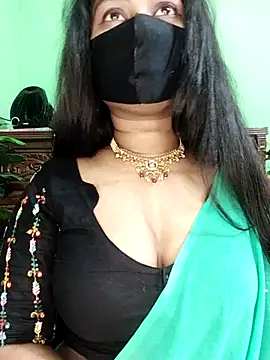 Idhika Paul online show from January 2026 07:45:01 PM