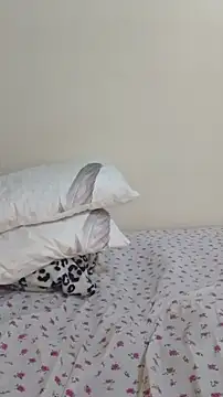 MaskedGQ online show from November 2025 01:44:01 PM