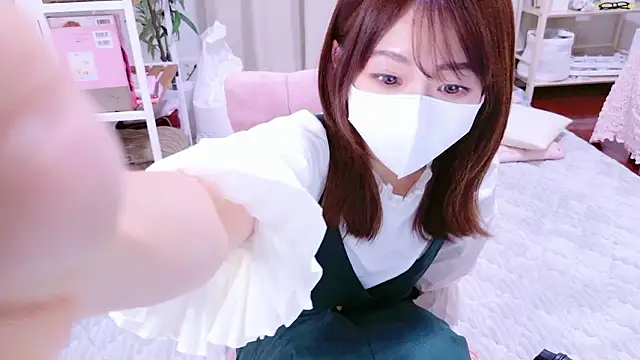 Snapshot of Mii_v_v chatting on October 2025 10:23:02 AM Mii v v online show from October 2025 10:23:02 AM