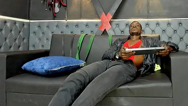 Terrance z online show from October 2025 08:20:02 PM