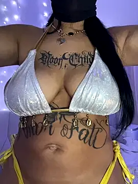 Snapshot of kamila_french chatting on December 2025 10:08:02 PM kamila french online show from December 2025 10:08:02 PM