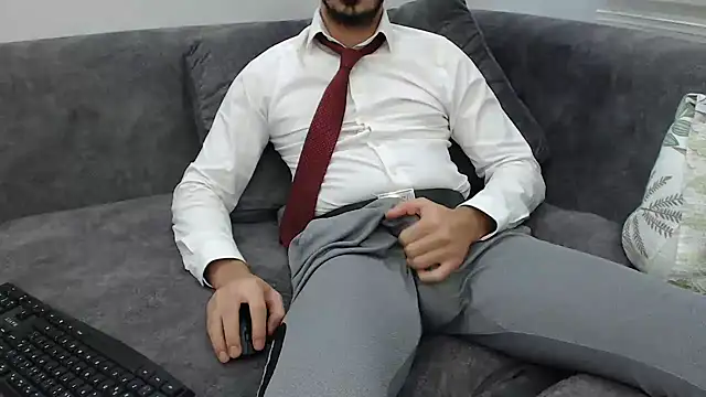 Naughtb0y online show from November 2025 09:42:02 PM