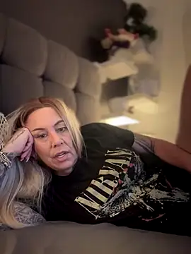 Snapshot of blondebitch2 chatting on November 2025 09:41:01 AM blondebitch2 online show from November 2025 09:41:01 AM