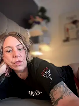 Snapshot of blondebitch2 chatting on November 2025 11:16:02 AM blondebitch2 online show from November 2025 11:16:02 AM