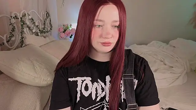 Snapshot of carolina_elf chatting on May 2026 05:25:02 AM carolina elf online show from May 2026 05:25:02 AM