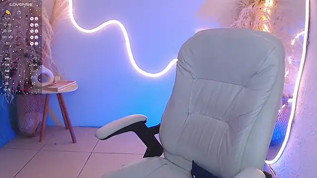 ViolettaHotLatin  online show from November 2025 12:39:02 PM