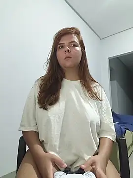 Snapshot of Bruninha_Hot10 chatting on February 2026 05:52:01 AM Bruninha Hot10 online show from February 2026 05:52:01 AM