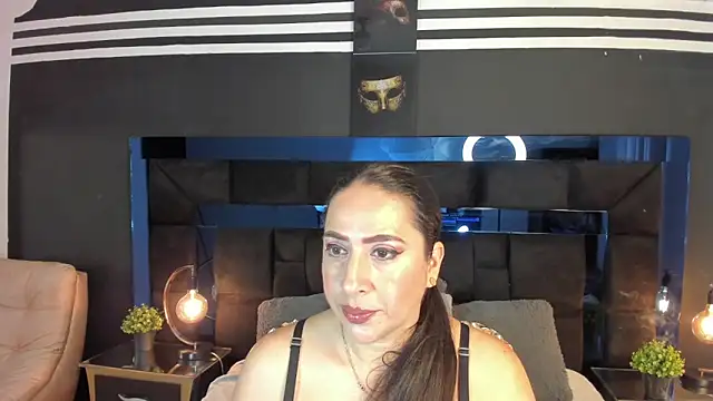 MayraVegas online show from February 2025 01:22:01 PM