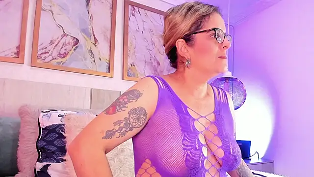 Snapshot of ValeryHart1 chatting on March 2025 10:44:02 AM ValeryHart1 online show from March 2025 10:44:02 AM