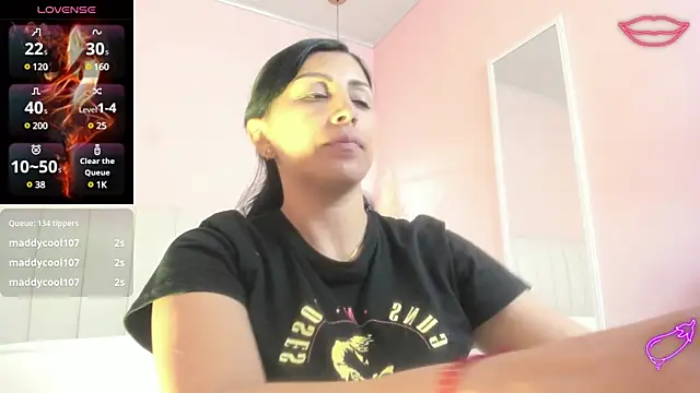 tiffani  love online show from January 2025 12:48:02 PM