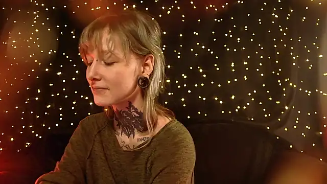 Littlespacemouse online show from February 2026 12:01:02 PM