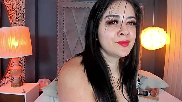 Snapshot of nahomi_sweett chatting on February 2025 05:48:02 PM nahomi sweett online show from February 2025 05:48:02 PM