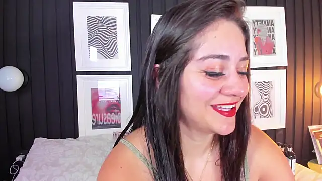 Snapshot of nahomi_sweett chatting on February 2026 10:44:02 AM nahomi sweett online show from February 2026 10:44:02 AM