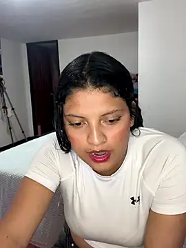 Snapshot of tati__22 chatting on September 2025 06:02:01 PM tati 22 online show from September 2025 06:02:01 PM