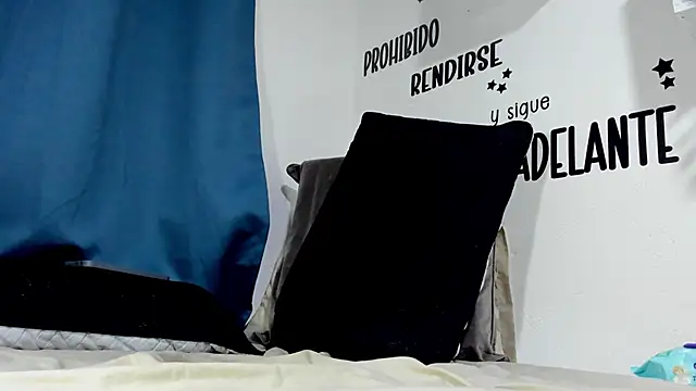 Snapshot of Aronxxs chatting on November 2025 09:32:01 AM Aronxxs online show from November 2025 09:32:01 AM