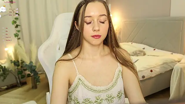 Snapshot of _Pretty_Doll_ chatting on March 2025 07:07:02 PM Pretty Doll online show from March 2025 07:07:02 PM