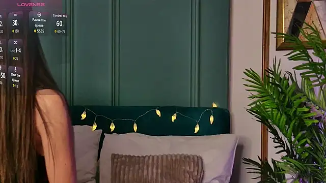 LunaWills  online show from October 2025 04:20:02 AM