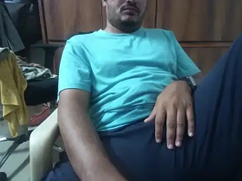 Snapshot of naughtymike0007 chatting on October 2025 04:47:01 PM naughtymike0007 online show from October 2025 04:47:01 PM