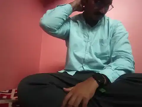 Snapshot of naughtymike0007 chatting on November 2025 01:21:02 PM naughtymike0007 online show from November 2025 01:21:02 PM