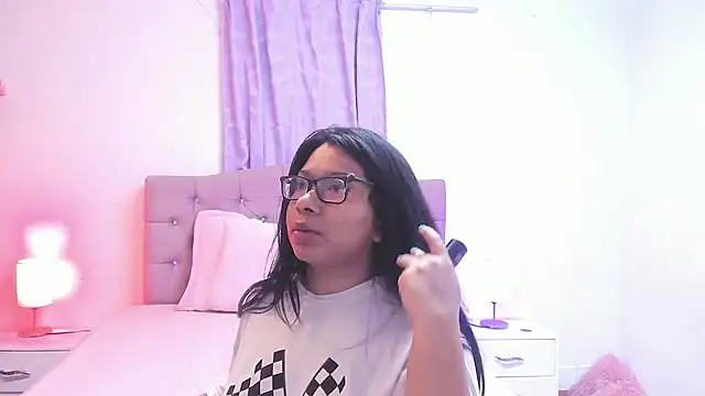 Latinabombsheell online show from September 2025 04:01:02 AM