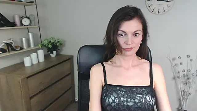 VivianWILD online show from December 2024 01:41:02 PM