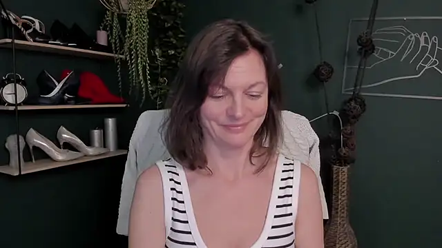 VivianWILD online show from March 2025 01:23:02 PM