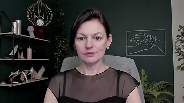 VivianWILD online show from December 2025 08:18:01 AM