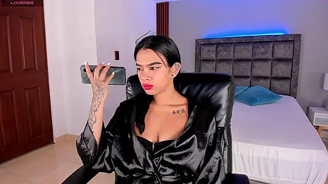saracorraless online show from February 2025 06:27:02 PM