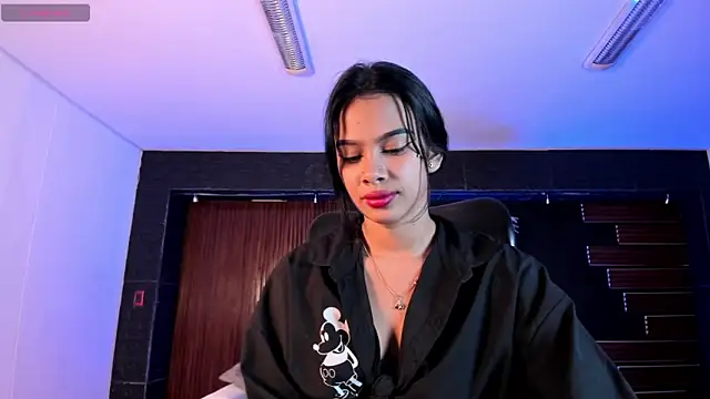 saracorraless online show from March 2025 09:05:02 PM