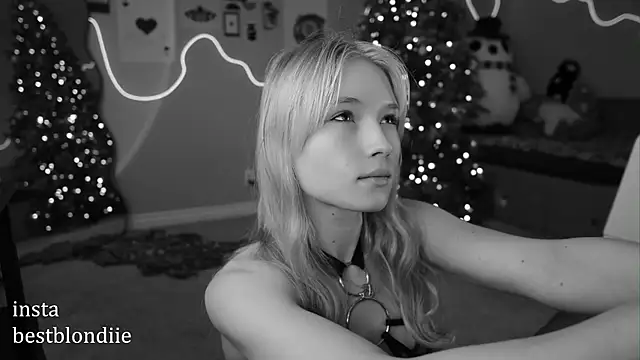 Snapshot of bestblonde chatting on January 2025 05:18:02 PM bestblonde online show from January 2025 05:18:02 PM