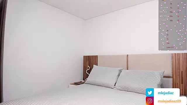 Snapshot of MalejaDiaz_ chatting on September 2025 10:10:02 PM MalejaDiaz online show from September 2025 10:10:02 PM