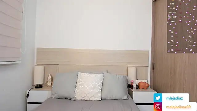 Snapshot of MalejaDiaz_ chatting on November 2025 12:42:01 PM MalejaDiaz online show from November 2025 12:42:01 PM