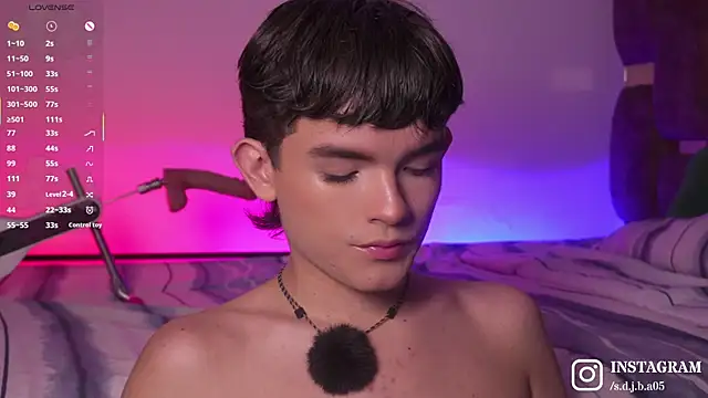 Angelo 018 online show from October 2025 03:18:01 AM